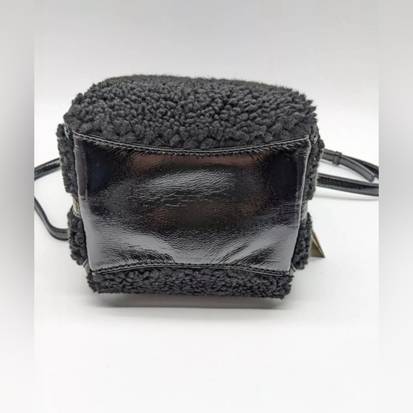 CALVIN KLEIN Astatine sherpa and patent leather top handle mini crossbody -Black - Picture 6 of 9